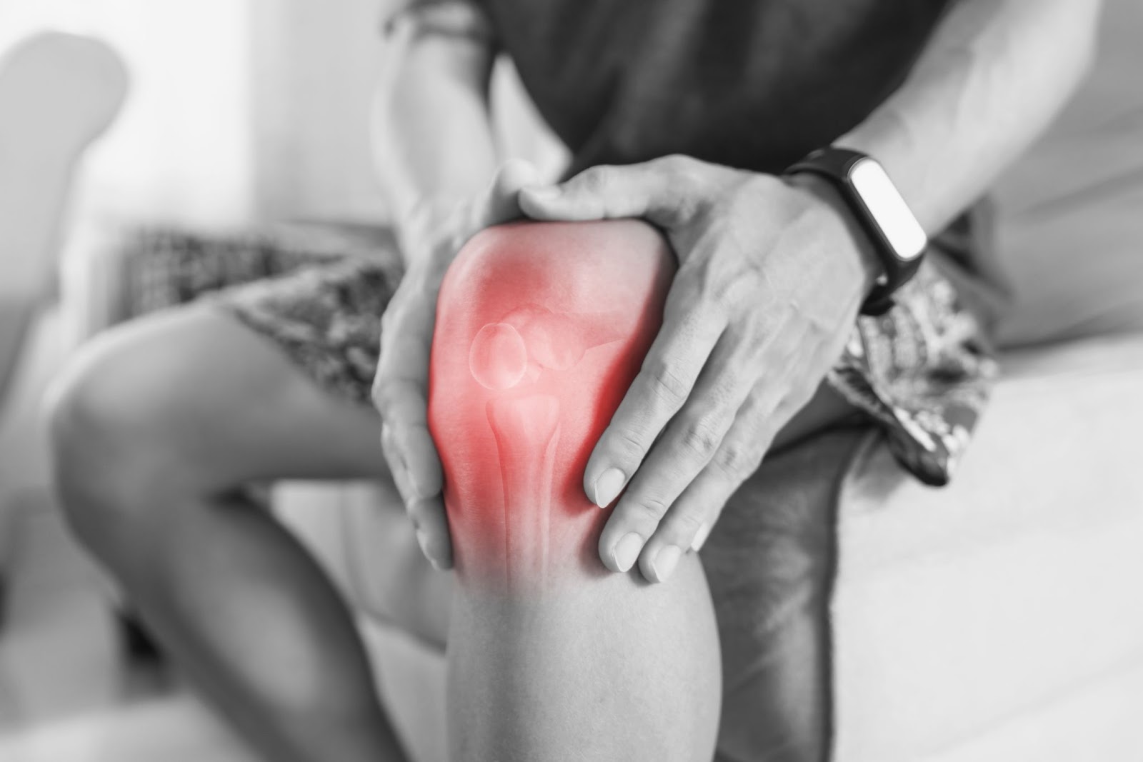 До руки больно дотронуться. Красные пятна и боль в суставах. Photo Joint Pain, Arthritis and tendon problems.